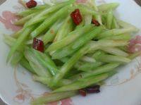 易做的素炒芹菜