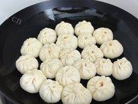 诱人的生煎包做法图解9)