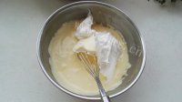 喷香的原味戚风蛋糕做法图解18)