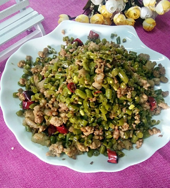 诱人的酸豇豆炒肉末