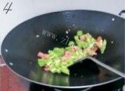 家常菜火腿炒四季豆做法图解4)