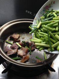 好吃的牛肉炒蒜苔做法图解9)