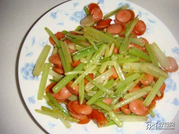 火腿炒芹菜