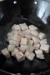 最爱的土豆烧肉做法图解4)
