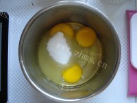 色味俱佳的海绵蛋糕做法图解2)