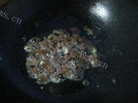 美味腊肠炒饭做法图解4)