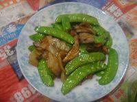 色泽不错的五花肉炒荷兰豆