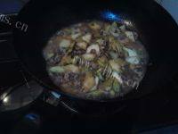 家常菜肉末烧茄子做法图解7)