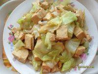 家常卷心菜炒豆腐