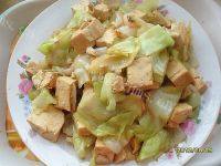 家常卷心菜炒豆腐