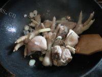 常吃不腻的鸡肉炖土豆做法图解3)