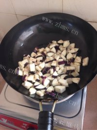 家常菜肉末茄子做法图解7)