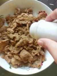 DIY孜然肉片做法图解5)