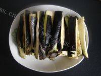 诱人的肉末蒸茄子做法图解2)