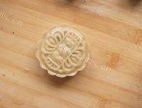 自制五仁月饼做法图解17)