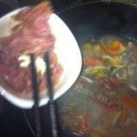 真姬菇番茄肉片汤的做法图解七