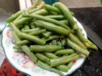 豆角炒牛肉做法图解1)