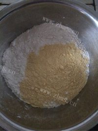 独特的玉米面发糕做法图解1)