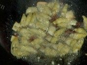 色泽不错的辣炒鸡胗做法图解3)