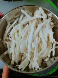 营养的什锦虫草鲜虾粥做法图解4)