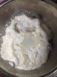 唇齿留香的豆沙菊花酥做法图解1)
