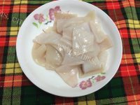 色香味浓的鱿鱼炒荷兰豆做法图解2)