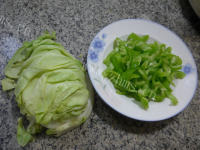香辣尖椒炒牛心菜做法图解1)