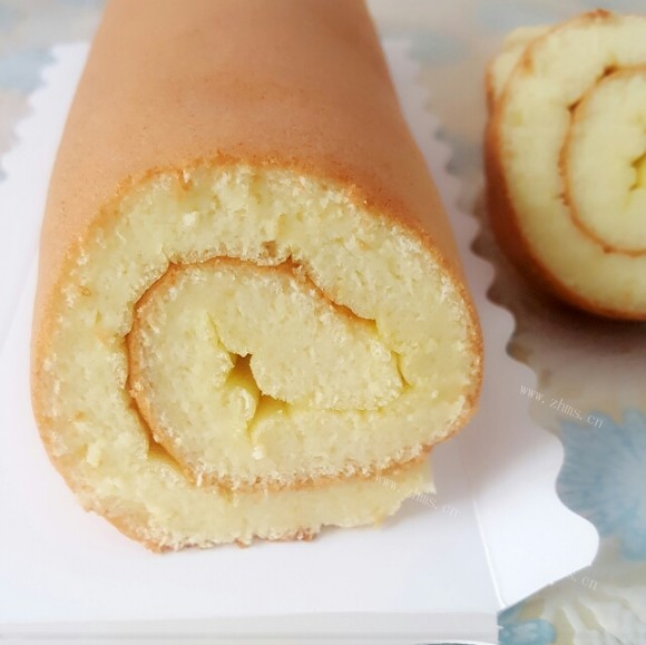 色味俱佳的原味蛋糕卷