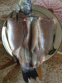 美味的香辣烤鱼做法图解1)