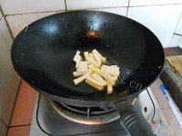 家常菜芹菜豆腐做法图解2)