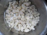 花菜炒肉丝做法图解2)