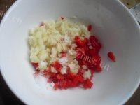 家常菜蒜蓉粉丝蒸丝瓜做法图解2)