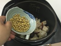 营养的香菇黄豆炖猪蹄的做法图解十一