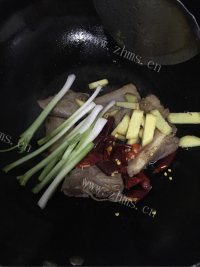 营养丰富的蒜香排骨做法图解4)