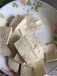 家常菜红烧豆腐做法图解1)
