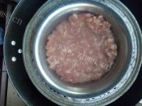美味的肉饼做法图解4)
