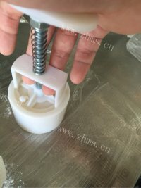 自制榴莲冰皮月饼做法图解11)