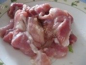 青椒炒肉做法图解4)