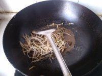 孜然羊肉炒豆芽做法图解8)