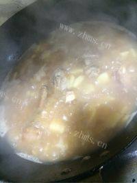 色味俱全的土豆排骨焖饭做法图解9)