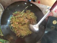 美味的萝卜丝炒肉做法图解5)