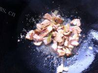 老爸做的菜花炒肉做法图解3)