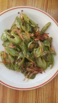 家常菜青椒炒小鱼干