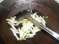 美味的芽白炒米粉做法图解5)
