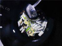 「美味可口」白菜猪肉炖粉条做法图解4)