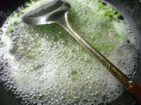 有特色的蒜香青豆炒肉末做法图解2)