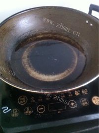美味的奶白草鱼汤做法图解2)