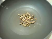 美味的核桃紫米糊做法图解7)
