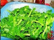 最爱吃的蒜蓉豆苗做法图解2)