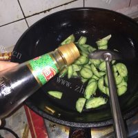 好吃的黄瓜炒鸡蛋做法图解7)